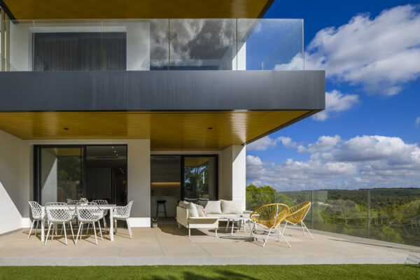Moder Apartment in Las Colinas Golf