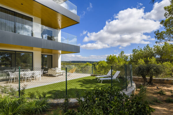 Moder Apartment in Las Colinas Golf - Image 9