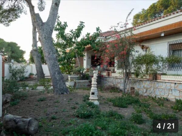 Spacious 8-Bedroom Villa for Sale in Dehesa de Campoamor