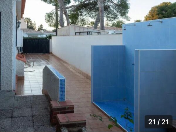 Spacious 8-Bedroom Villa for Sale in Dehesa de Campoamor