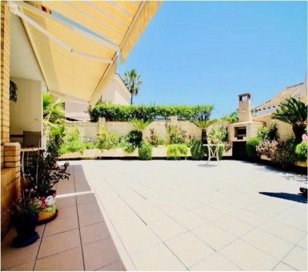 Villa in la zenia with Private Pool Just 200m from La Zenia Beach