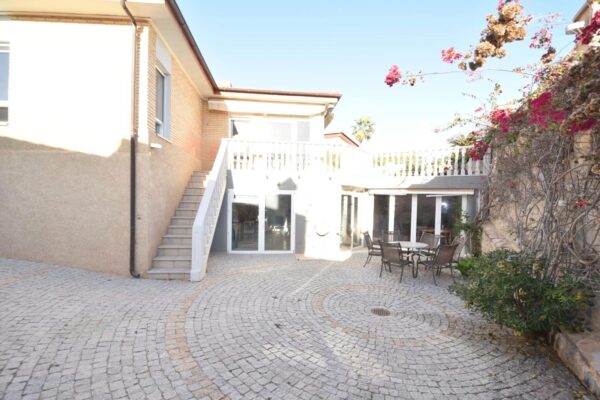 Villa in la zenia with Private Pool Just 200m from La Zenia Beach
