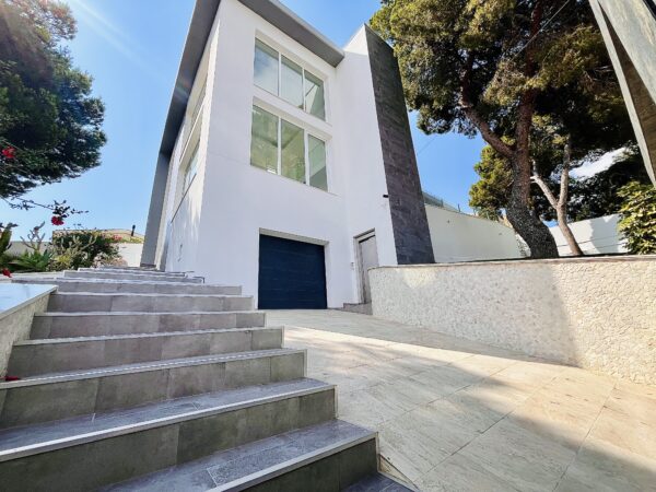 detached villa in los blacones