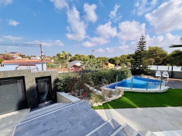 detached villa in los blacones