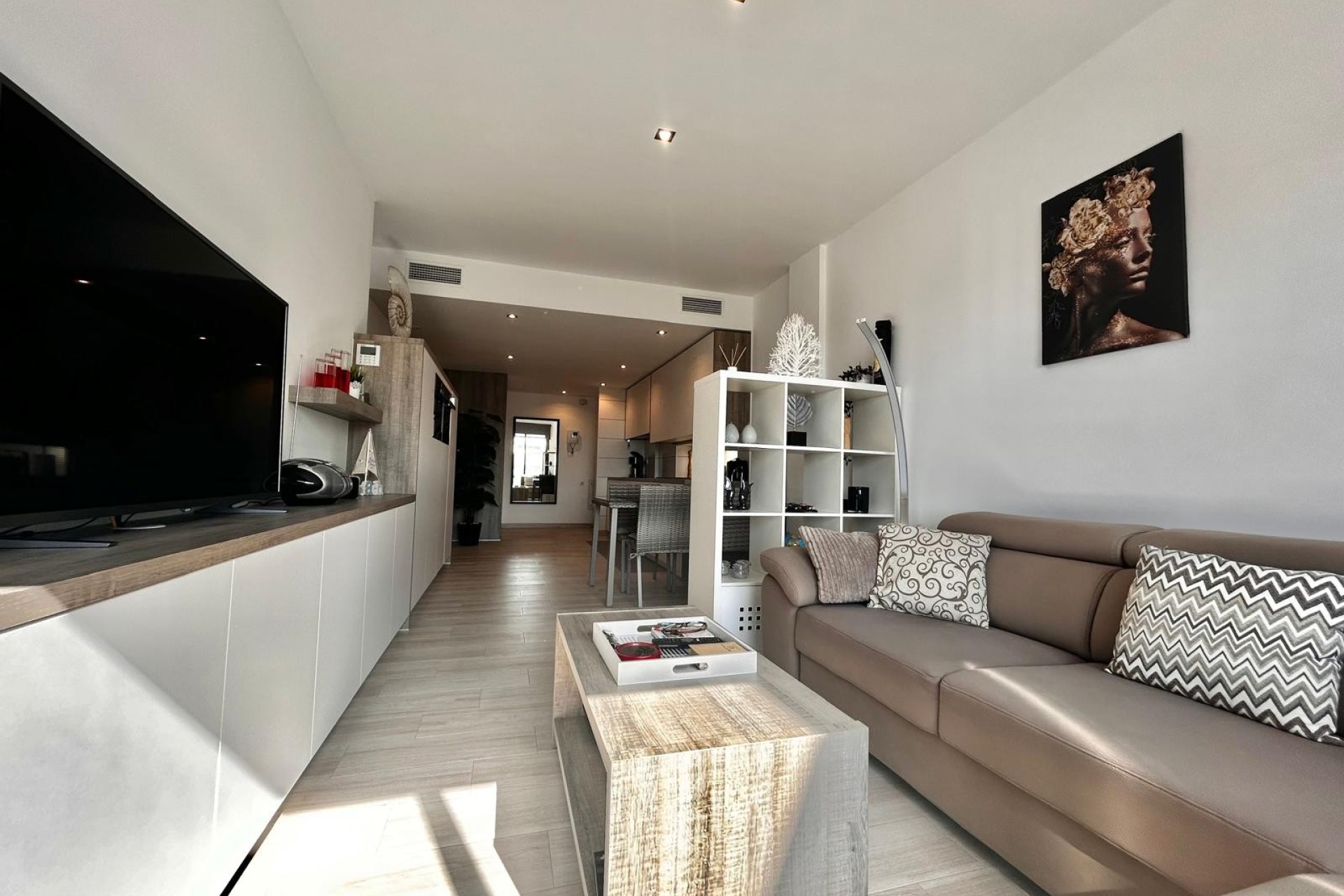 exclusive luxury penthouse in Villamartín, located in the prestigious Valentino Golf complex