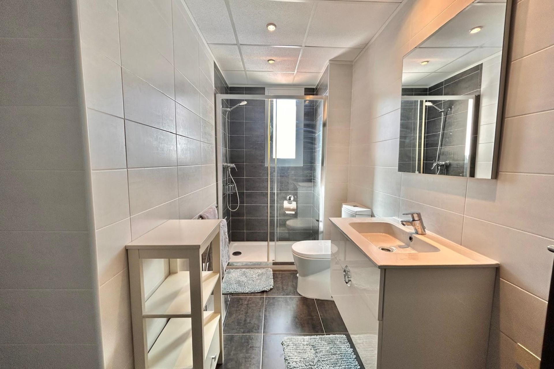 3-bedroom, 2-bathroom home located in one of the most sought-after areas of Villamartin,